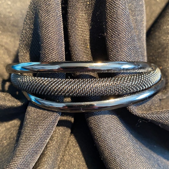 Lia Sophia Bangle Bracelet - Picture 3 of 6